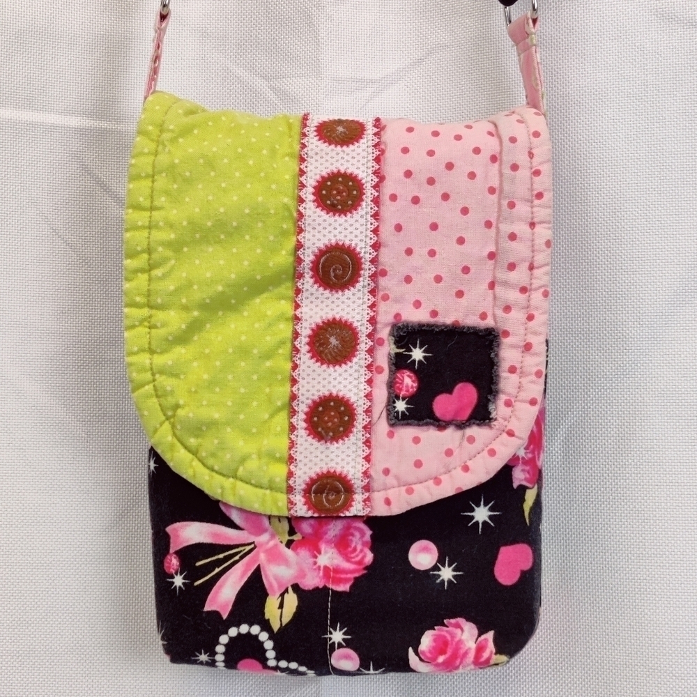 Handmade Quilted Cotton Small Crossbody Bergen Bag Pink & Black Roses Hearts